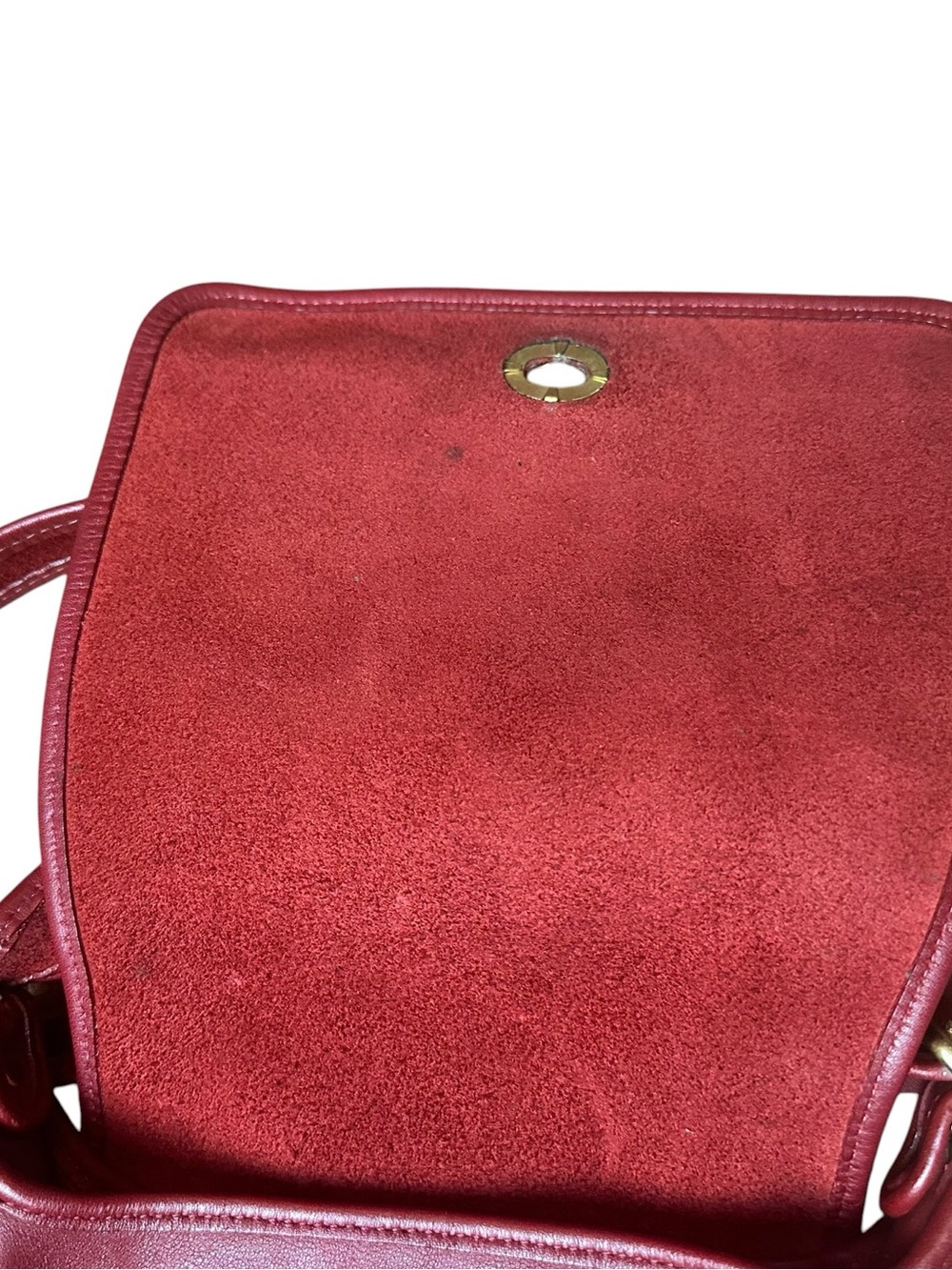Vintage Coach Legacy  Companion Flap
#9715 Turn Lock, Crossbody, Red/Bordeaux - Picture 11 of 16